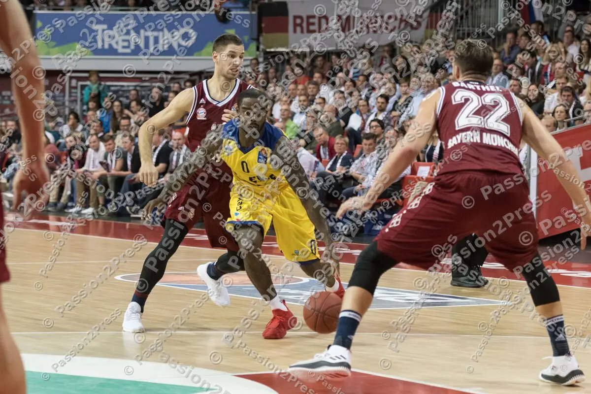 mf_FCBBOLD_20171015_0249