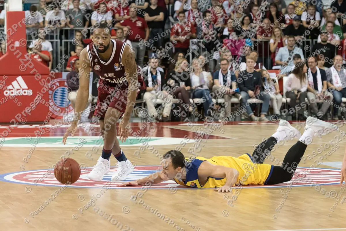 mf_FCBBOLD_20171015_0796