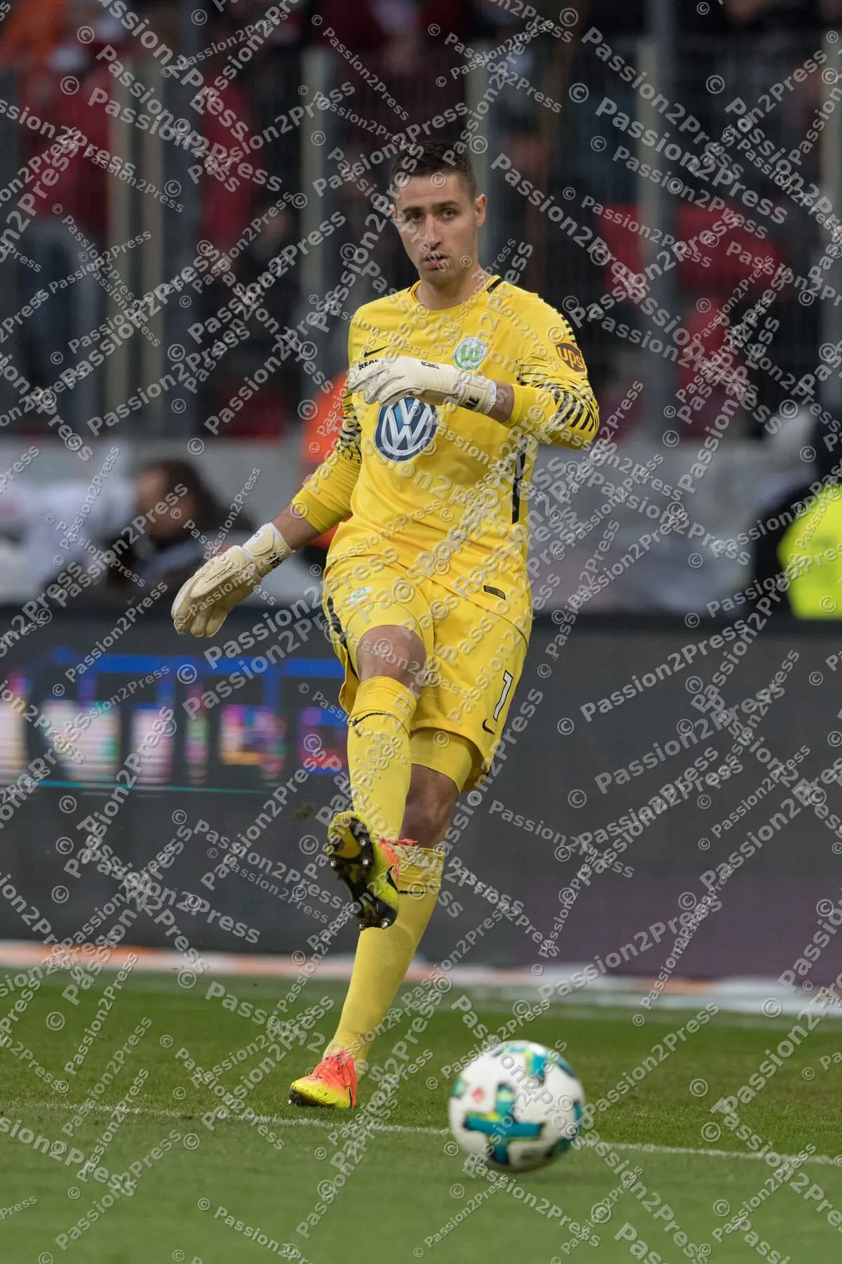 mf_FCAWOB_20171125_0105