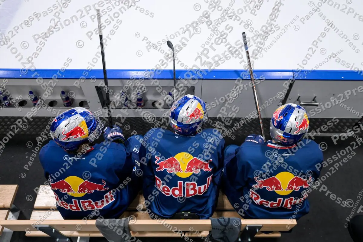 20260320 EHC Red Bull München open Locker Room
