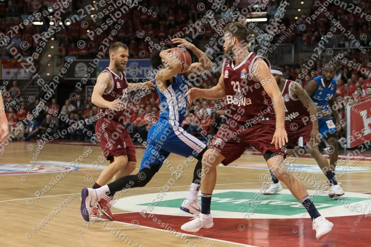 mf_FCBFRA_20180505_0158