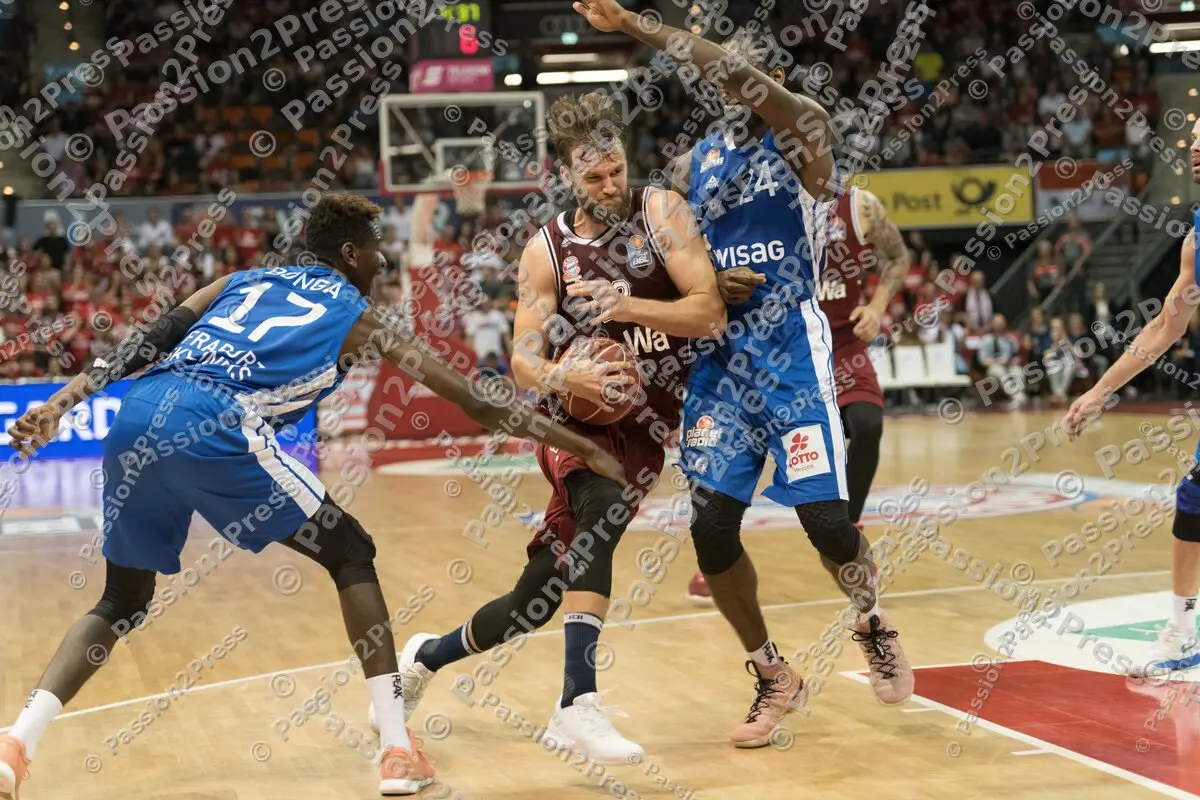 mf_FCBBFRA_20180512_0422