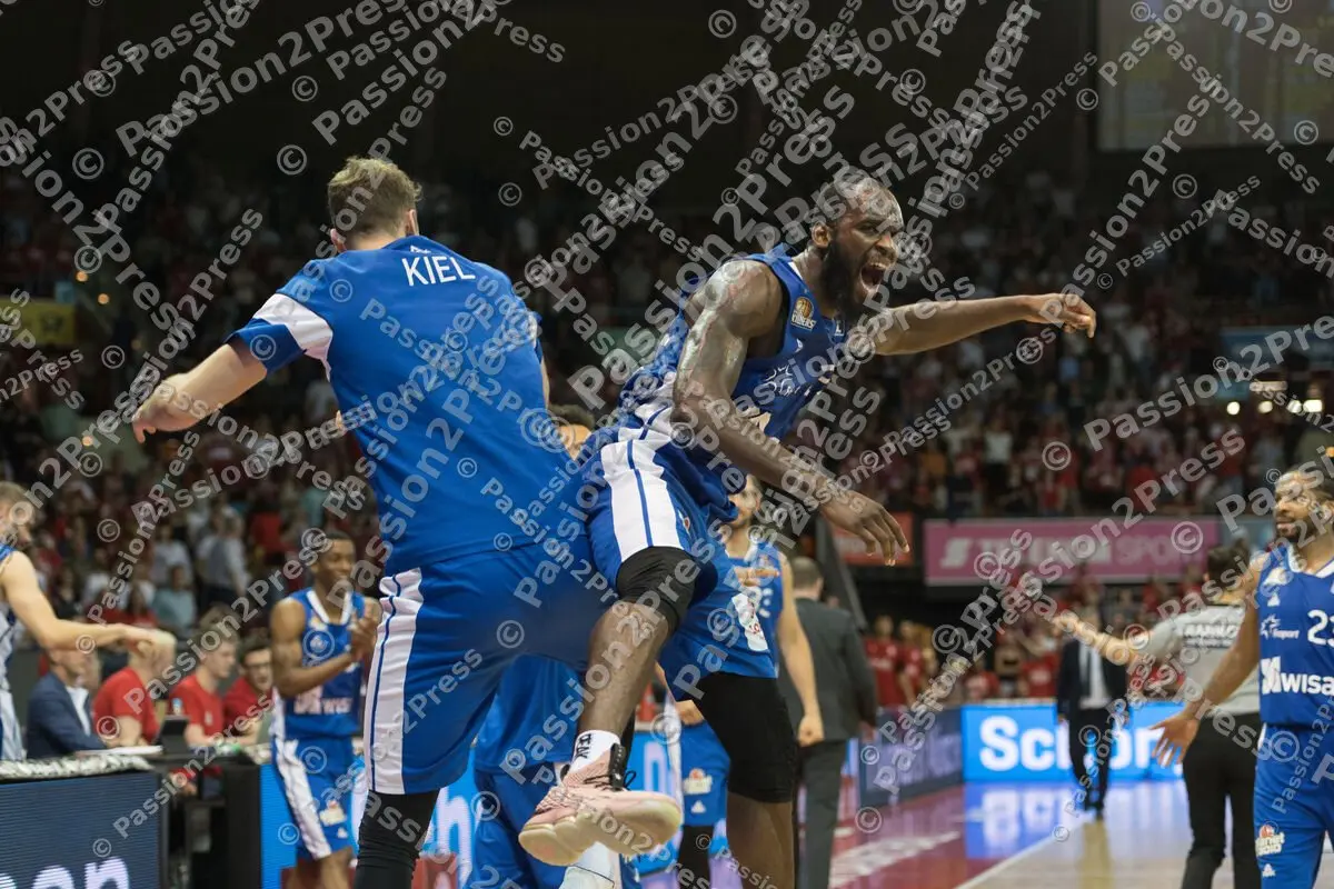 mf_FCBBFRA_20180512_0603