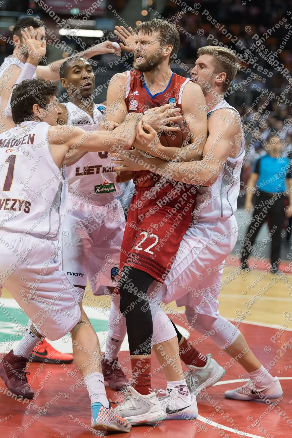 mf_FCBBLP_20170118_0635