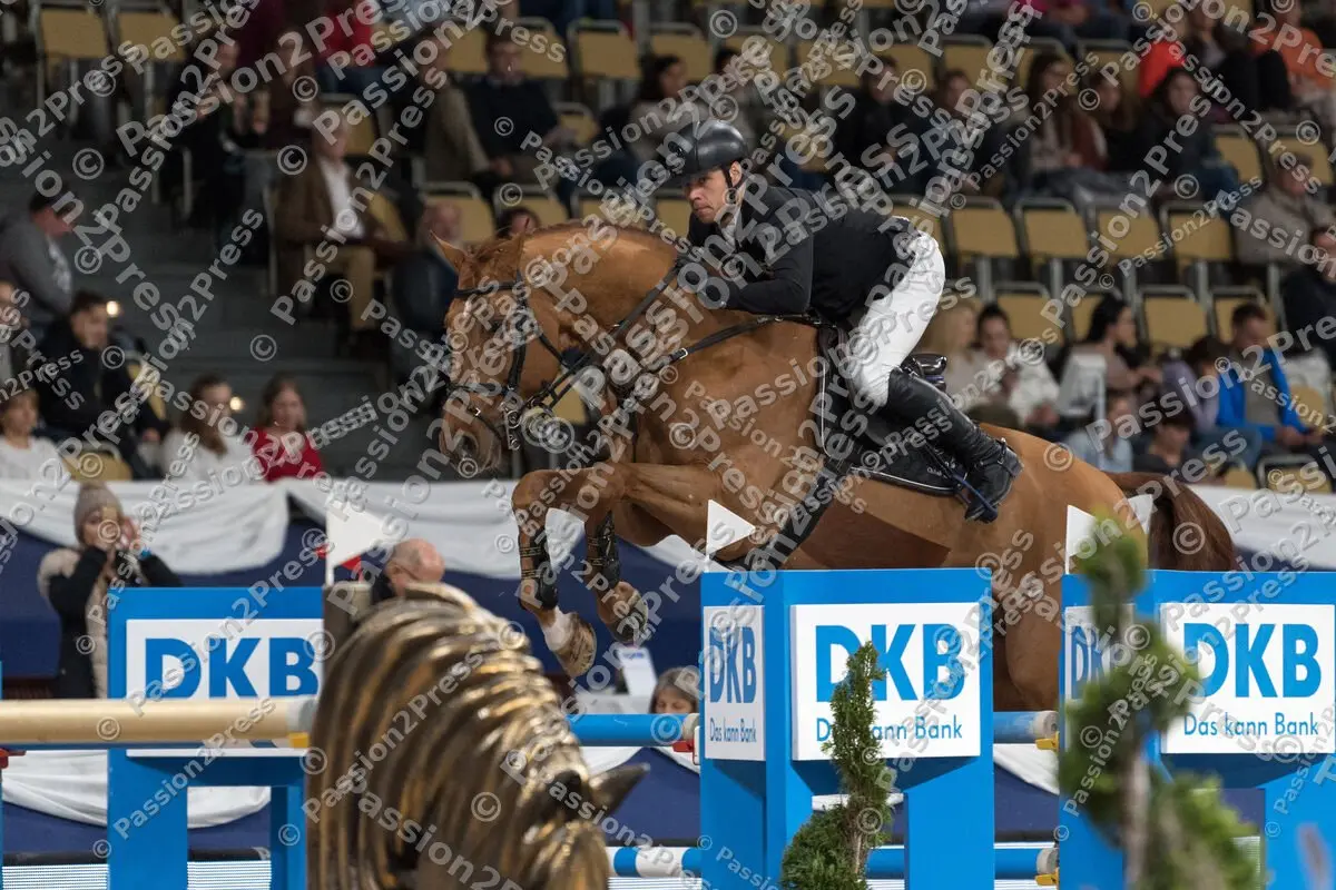 P2P_20191123_0377