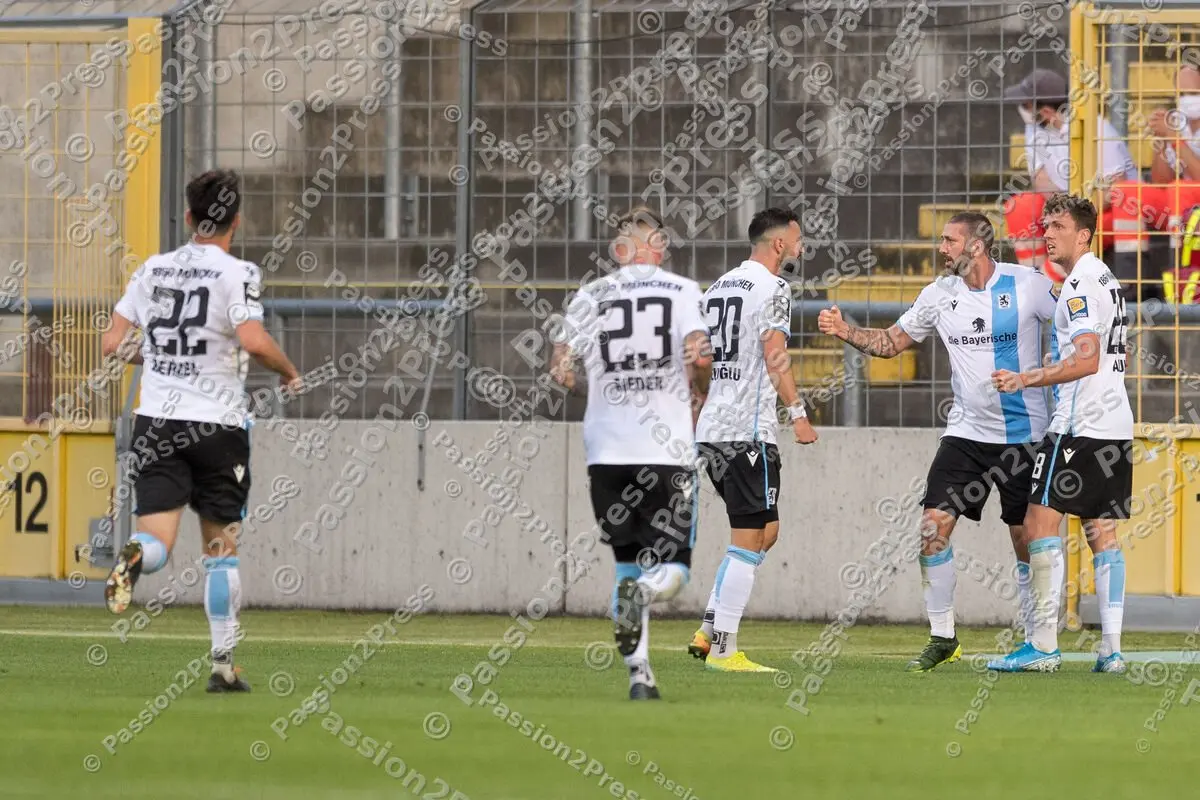 FCBII60_20200624_0565