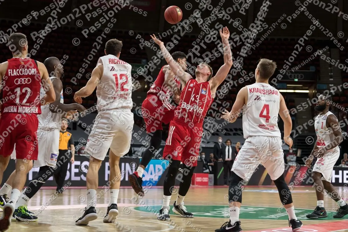 FCBBG46_20201213_1065