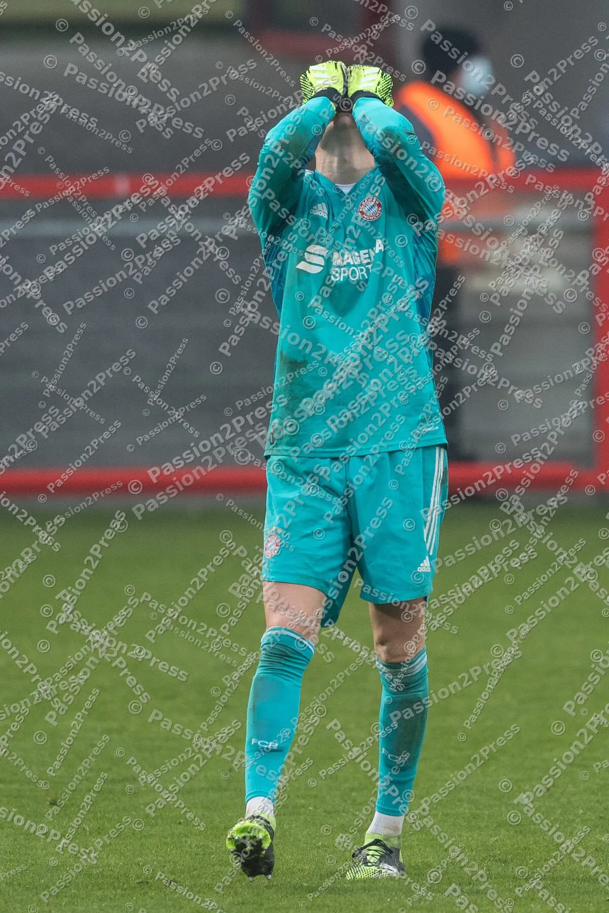 UHGFCB_20201219_0811