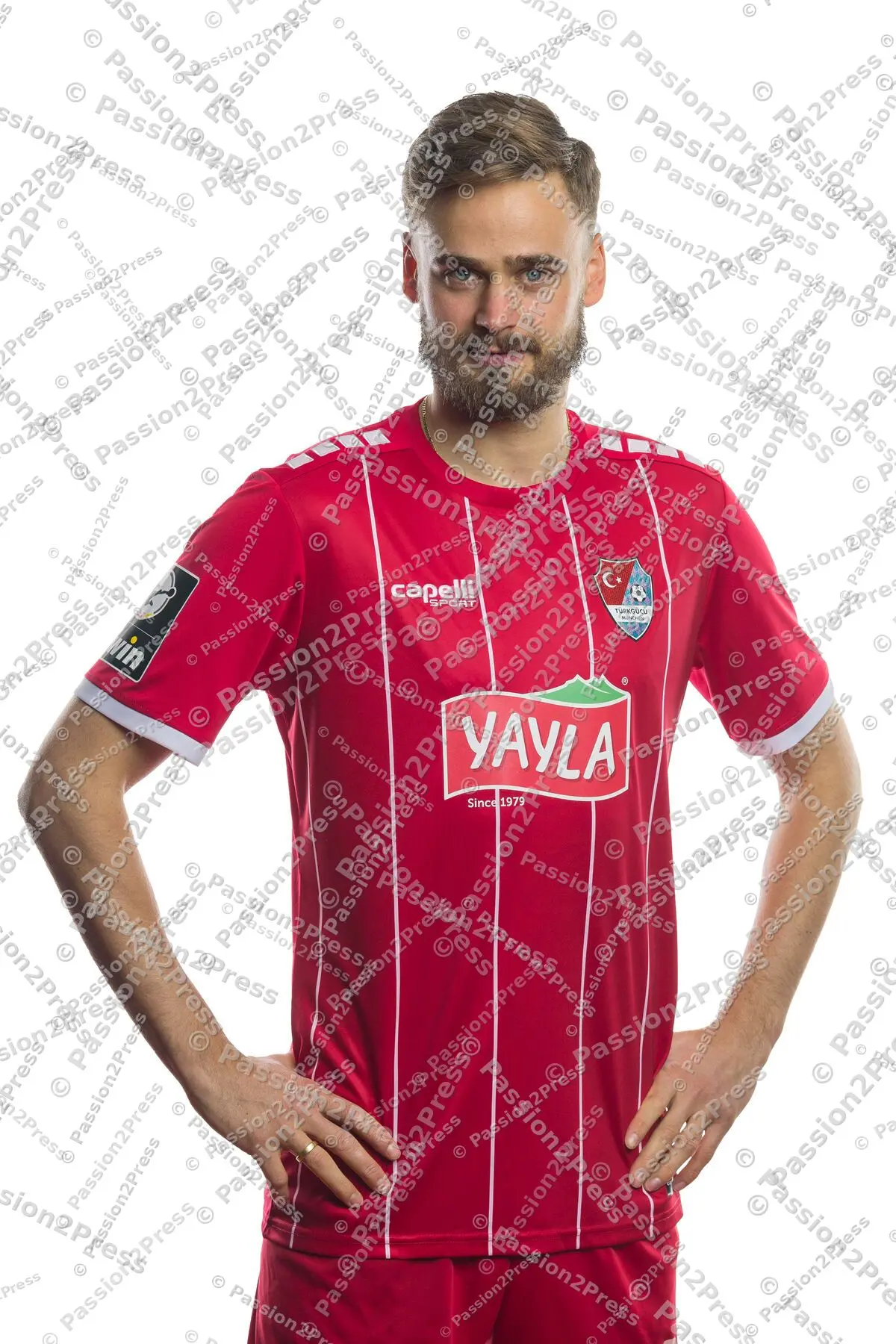 09_LUCAS_ROESER_HOCH