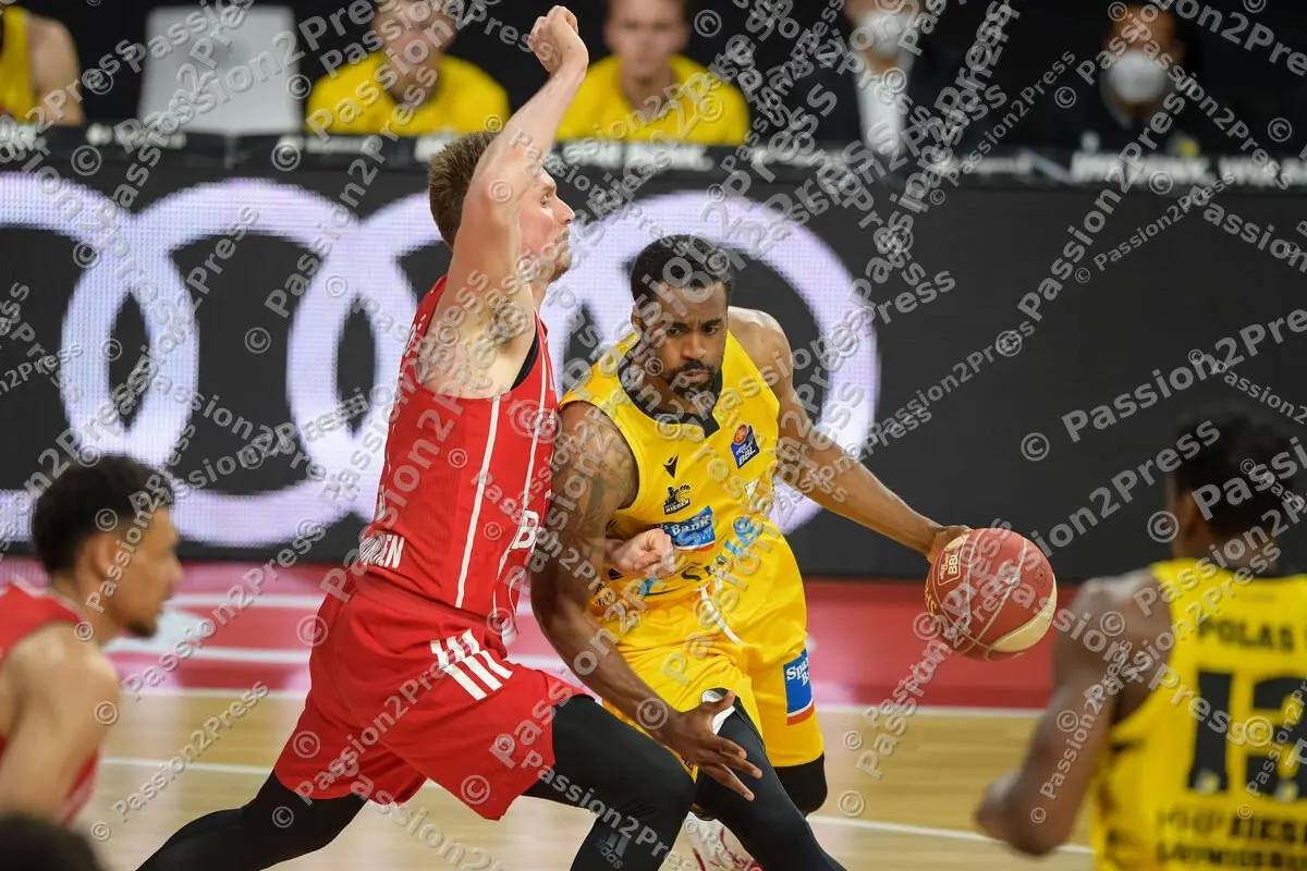 FCBLWB_20210604_0128