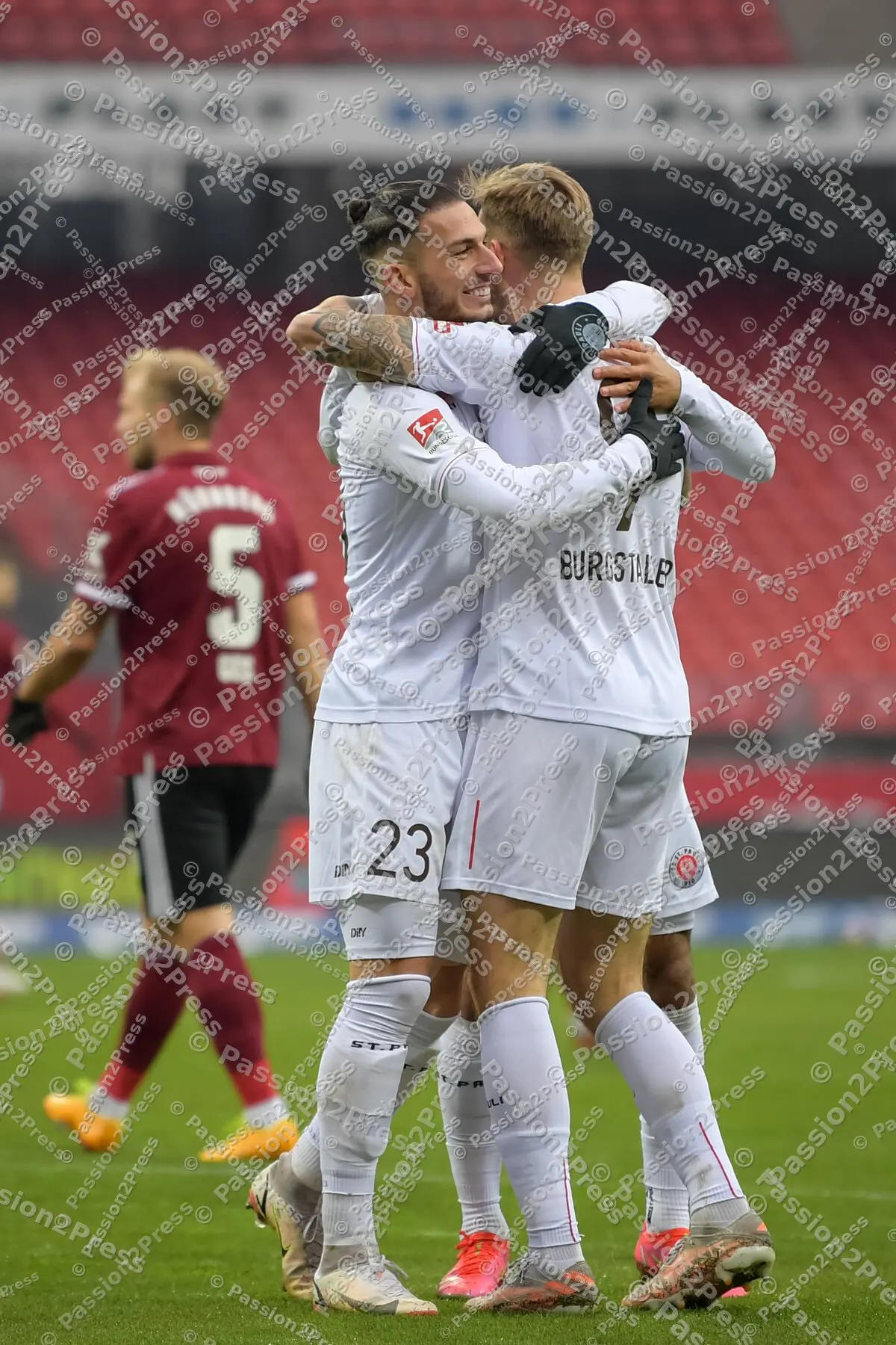 FCNFCS_20211128_0416