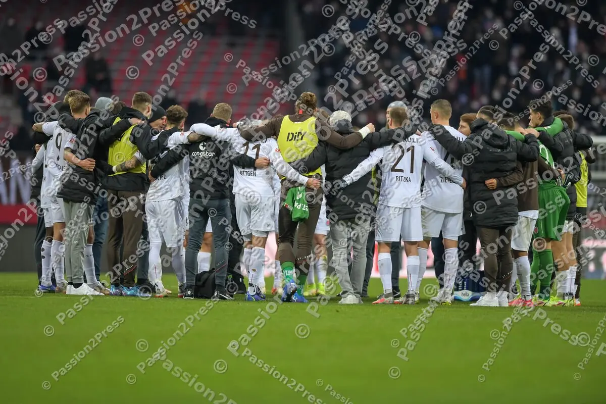 FCNFCS_20211128_1394