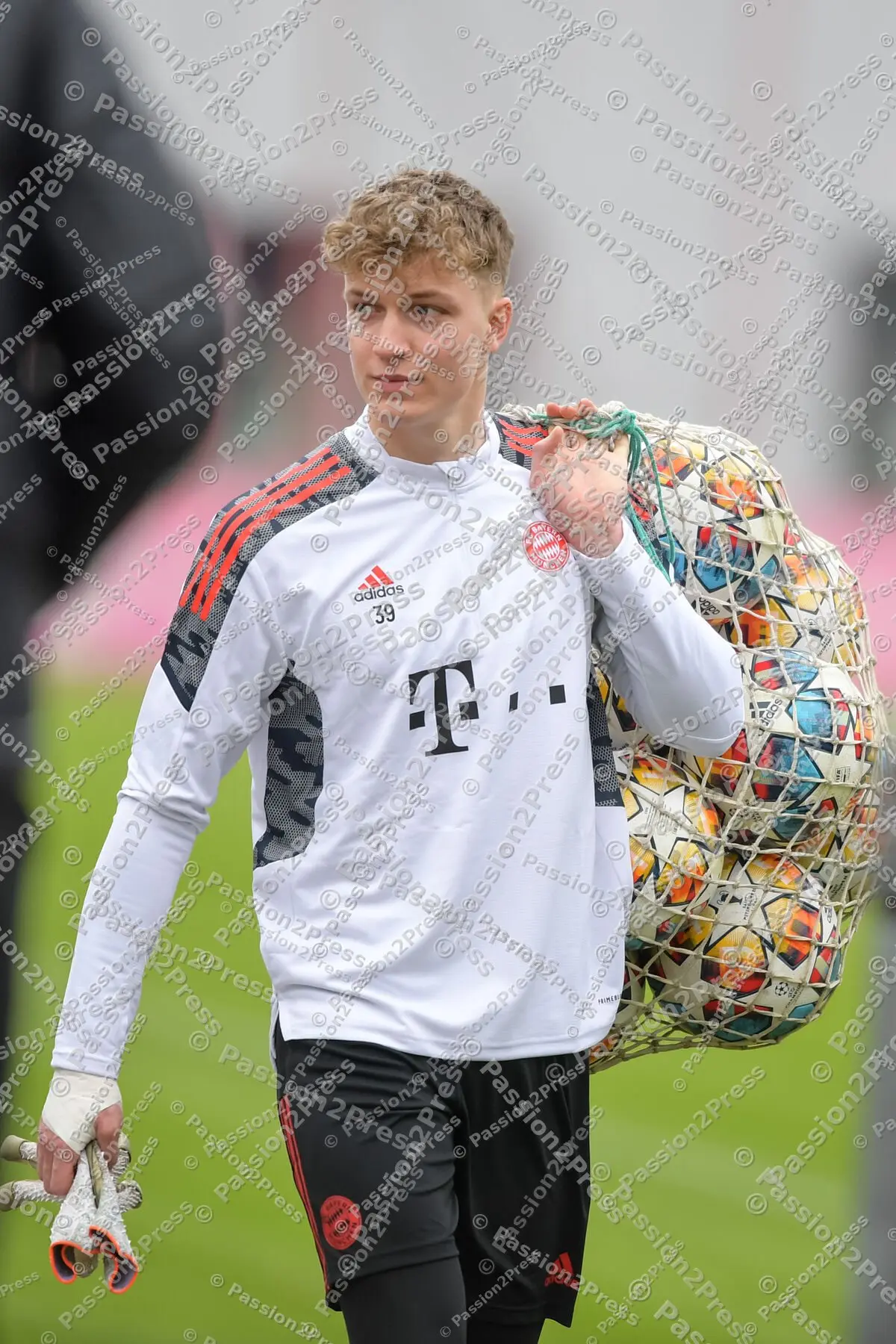 FCB_20220215_0040