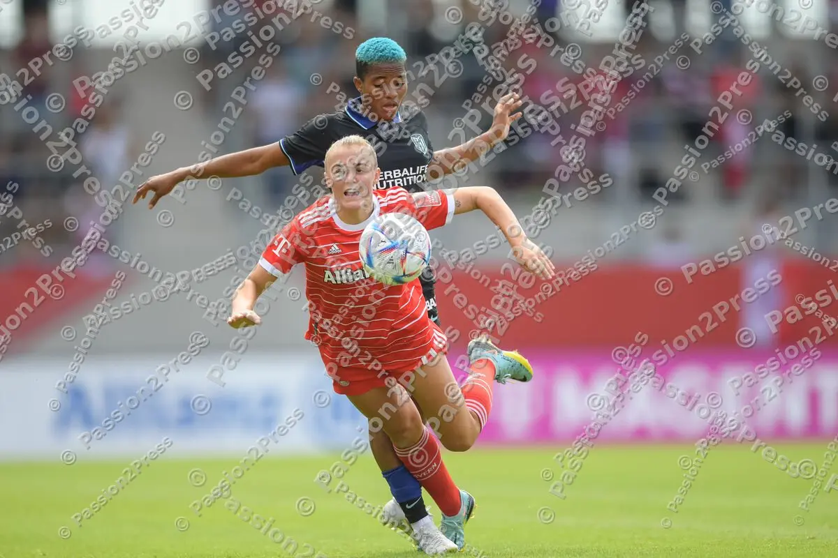 20220826 FC Bayern München Frauen - Atletico Madrid